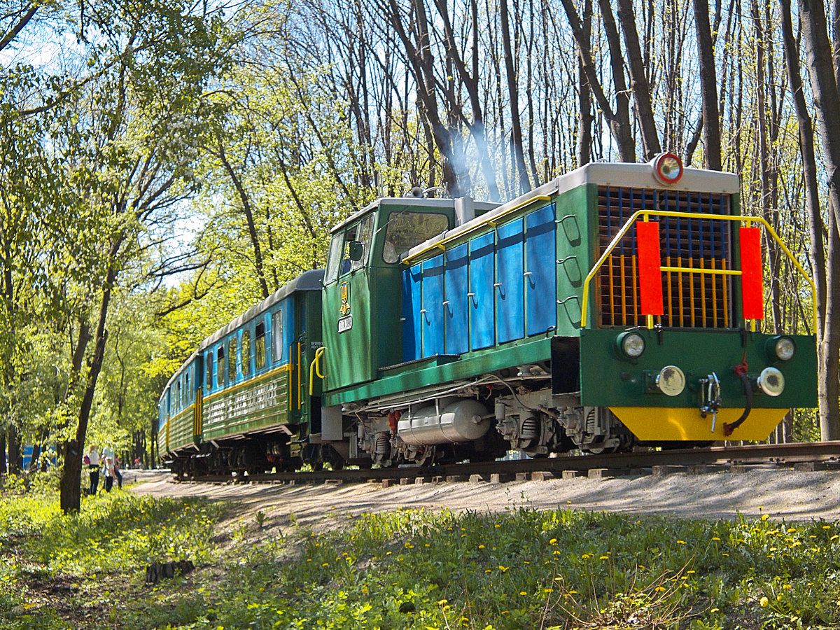 ТУ7А-3198 с составом 'Юность Южной' на перегоне